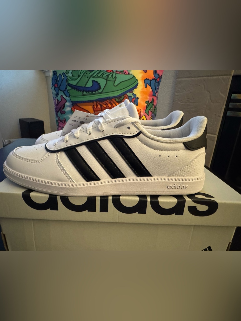 adidas Breaknet Sleek White/Black Low-Top Sneakers, Size 9 Women’s NWT